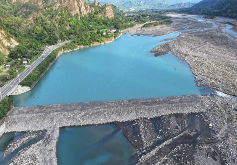 漾新聞|六龜18羅漢山荖濃溪河段圍堰蓄水