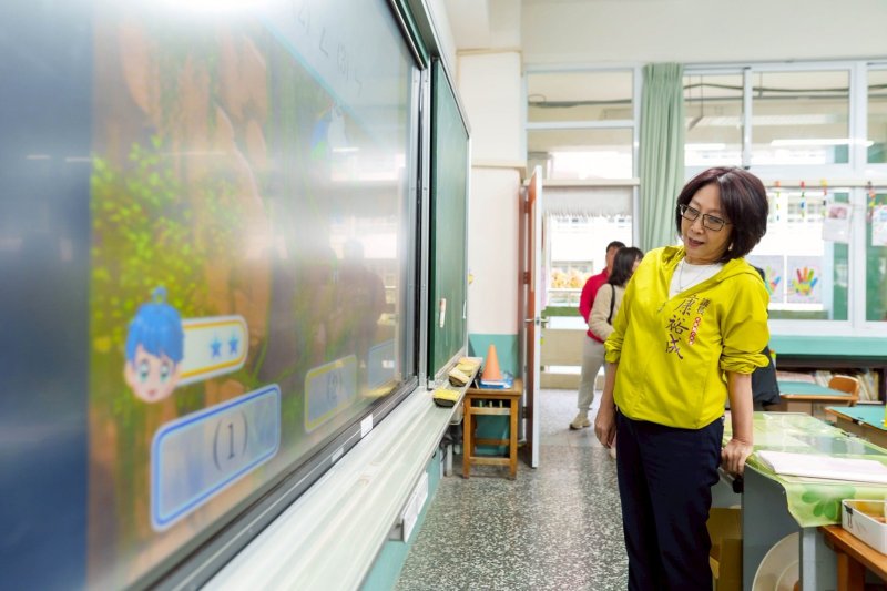 漾新聞｜臨時會前夕分秒必爭　康裕成走訪三校力拚智慧安全校園