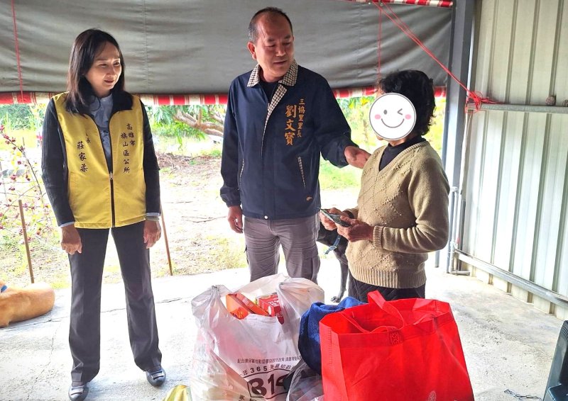 漾新聞|寒流來襲區長莊家柔把溫暖送到家