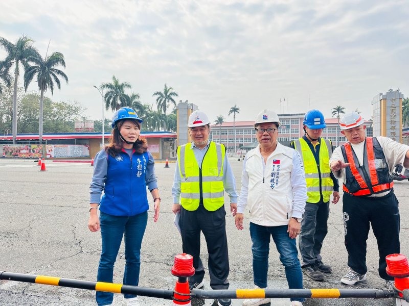 漾新聞｜凱旋路刨鋪動工解沉痾　鳳山道路安全再升級