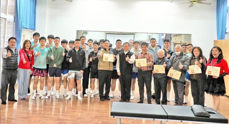 漾新聞｜備戰全國賽不留傷　正修科大進校守護青年金虎健康
