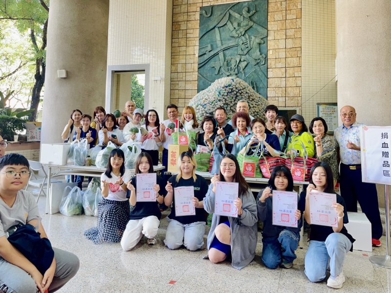 漾新聞｜一袋熱血迎新春　福祿壽喜愛匯聚六十萬善意暖遍福山國中