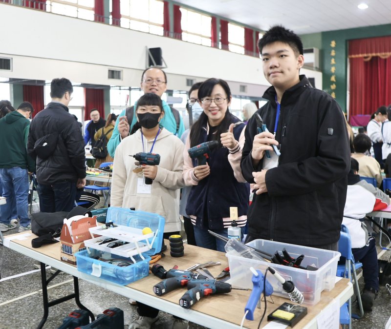 漾新聞｜54隊同場拚創意　國中生打造智慧回收物流