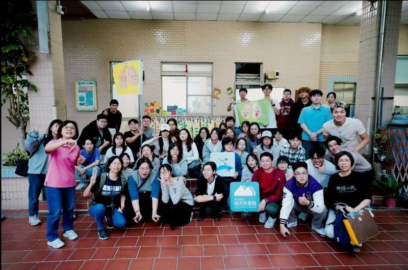 漾新聞｜走進犧牲社區現場　中山大師生踏查高雄工業地景