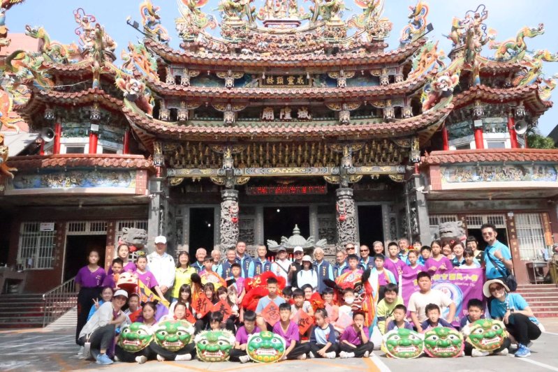 漾新聞｜隆隆鼓聲迎新春　梓官國小踩街祈福震社區