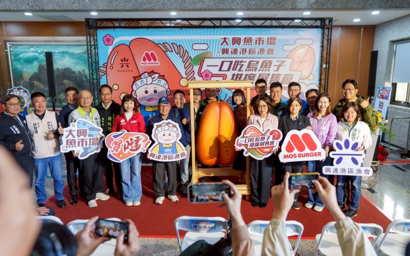 漾新聞｜烏魚子香飄議會迎春　康裕成力挺興達港漁業笑稱議員全到齊