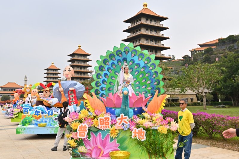 漾新聞｜傳燈六十 百年仰望　佛光山春節平安燈點亮馬年新希望