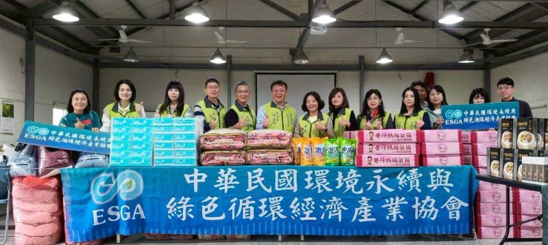 漾新聞｜寒冬送暖齊聚大樹竹寮里　陳俊中領軍企業搬運滿袋幸福