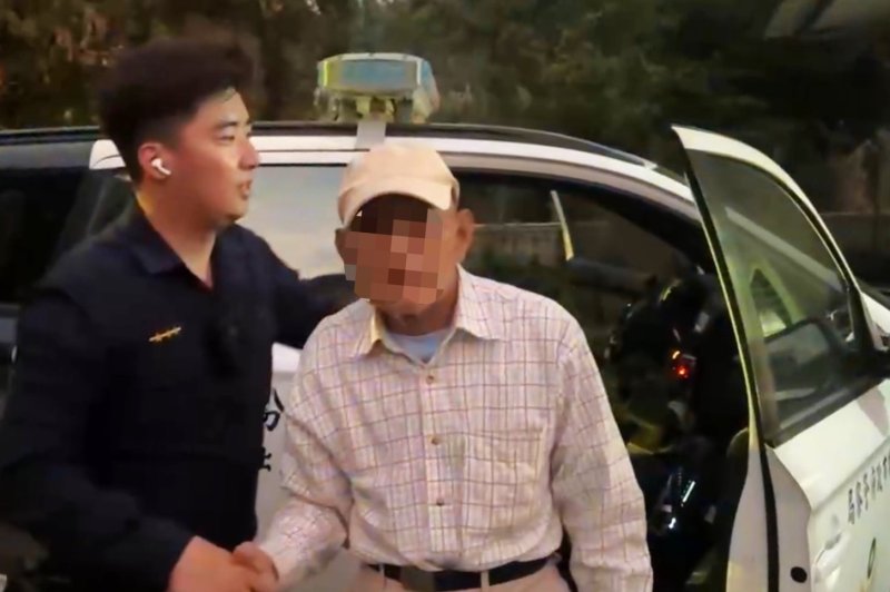 漾新聞|警攔查服藥後精神不濟老翁送返家