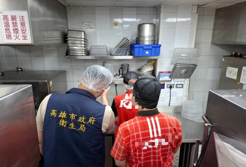 漾新聞|吃蛋塔吃到整顆電池　衛生局出手查出真相將依法開罰