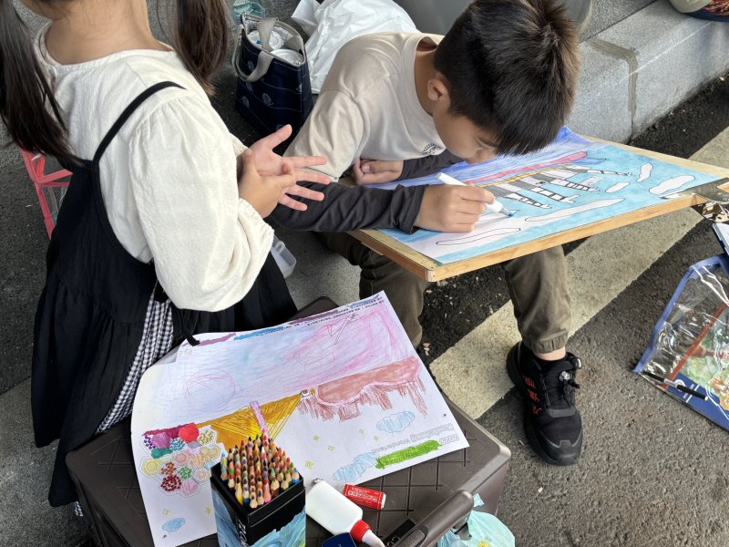 漾新聞|超人力霸王降臨高雄港冬日寫生著色畫比賽熱鬧登場