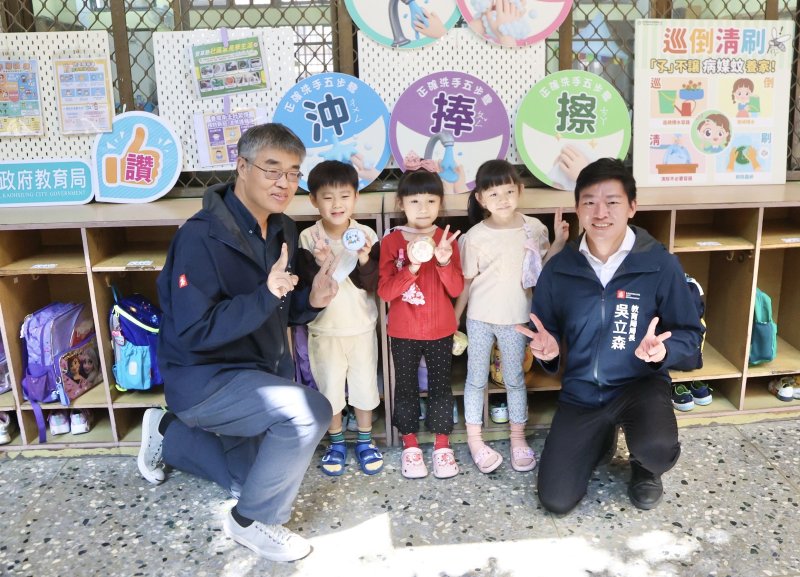 漾新聞｜開學首日關心校園健康　李懷仁與童共享午餐