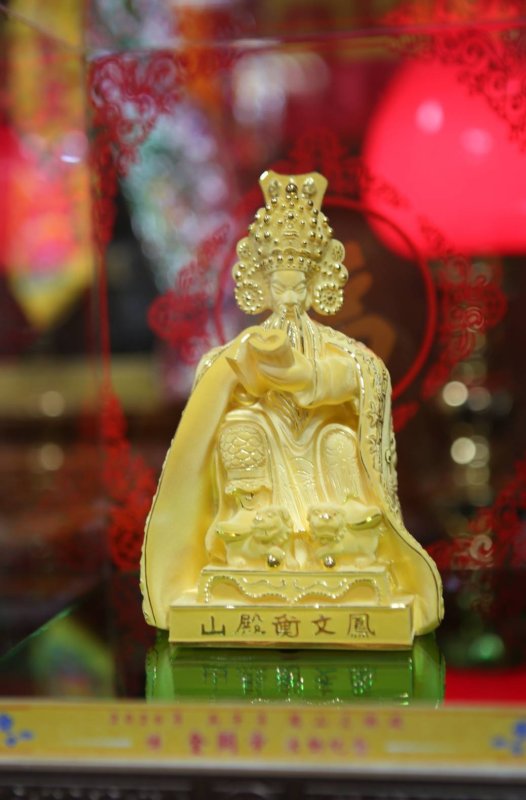 漾新聞｜五十萬金關帝開擲杯祈福 鳳山文衡殿人潮爆棚