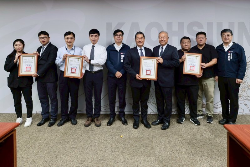 漾新聞|陳其邁感謝春節堅守崗位 勉團隊拚市政最後衝刺