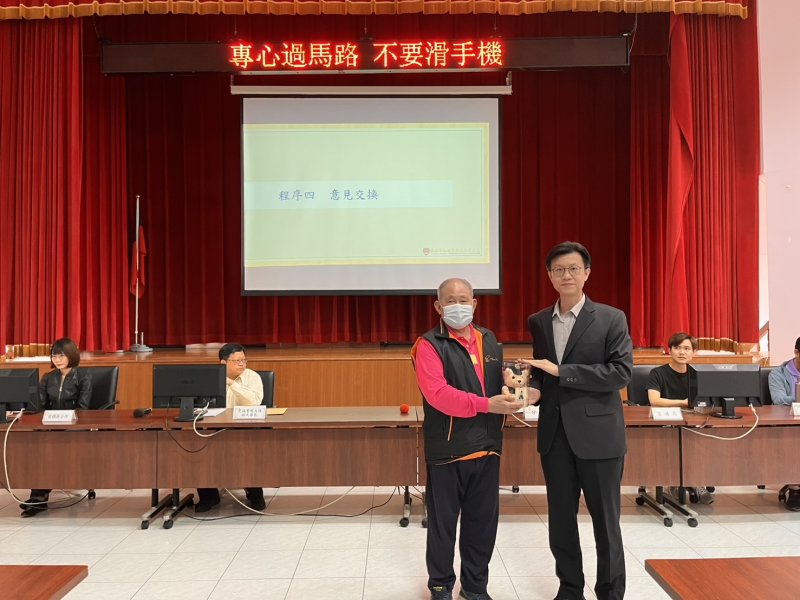 漾新聞|前鎮警攜大型車業座談 四共識強化交安