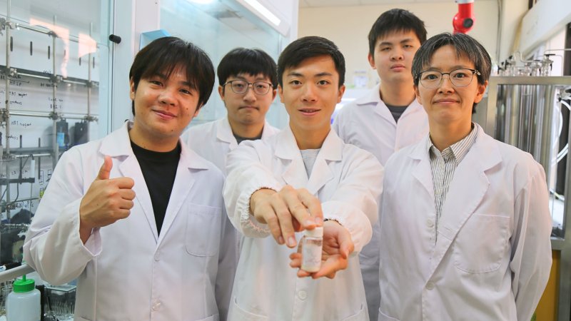 漾新聞｜化身製藥大廚 中山大學一鍋燉煮法登國際頂刊