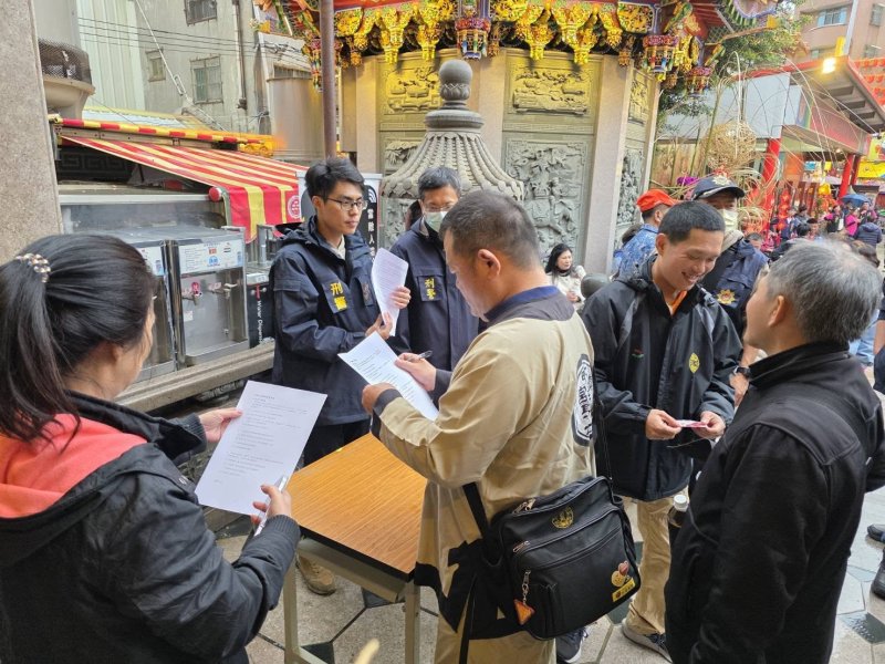 漾新聞｜前進大甲鎮瀾宮辦識詐宣導　警推填問卷送好禮提升防詐意識