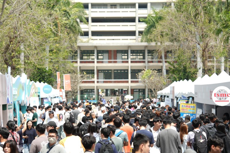 漾新聞｜百家企業湧入高科大就博會 半導體年薪上看百萬