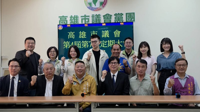 漾新聞|拜會民進黨團 江瑞鴻反應中東情勢引發塑膠袋價格波動造成不當囤貨 陳其邁：嚴查嚴辦