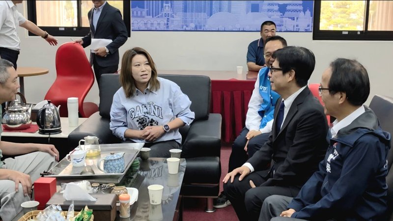 漾新聞|拜會議會國民黨團 陳其邁承諾任期「做好做滿」絕不懈怠