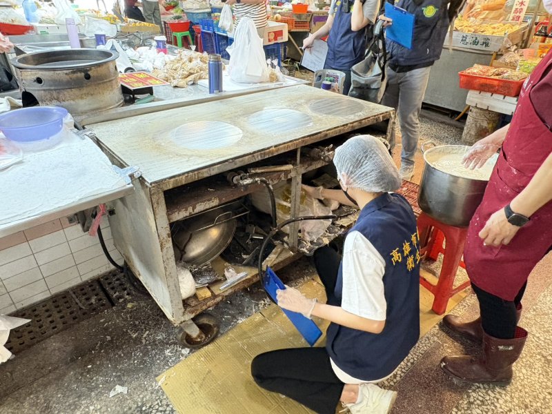 漾新聞｜春捲食安風暴滾雪球134人就醫攤商涉隱匿移送法辦