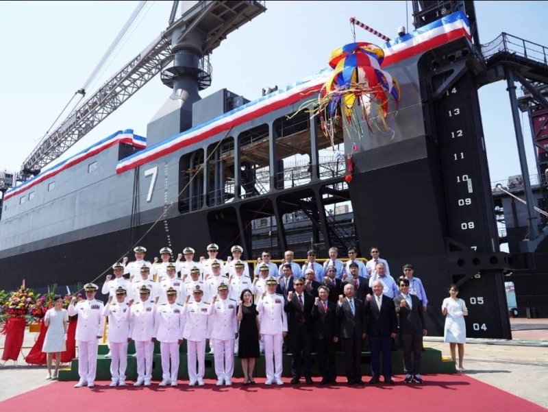 漾新聞｜海軍新建浮塢高雄下水　台船打造後勤戰力關鍵拼圖