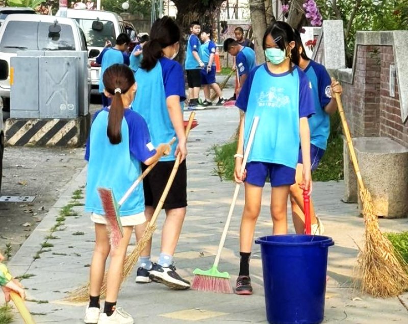 漾新聞|美濃國小種植草皮校園綠意盎然