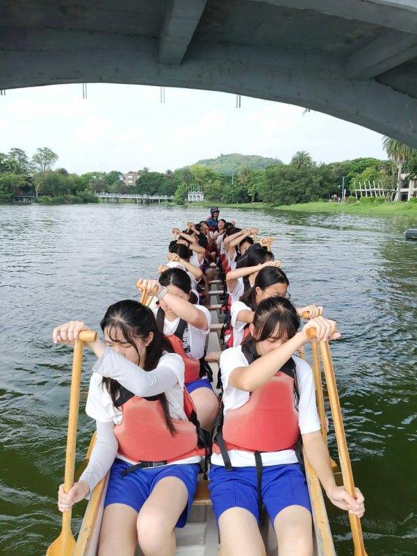 漾新聞| 雄女樂儀隊遠征波特蘭　玫瑰花節展演再戰龍舟競技