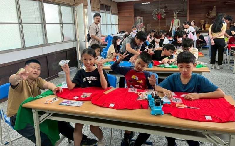 漾新聞｜校服翻轉計畫前進花蓮　孩子手作實踐永續減碳