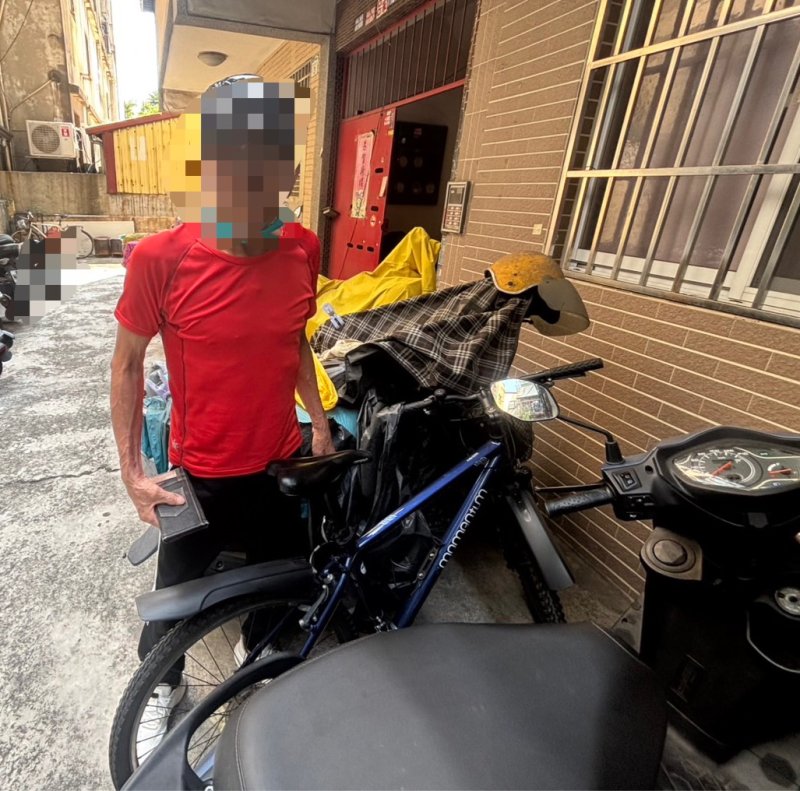 漾新聞｜萬元鐵馬停UBIKE旁竟遭偷　前鎮警追監視器逮72歲老翁