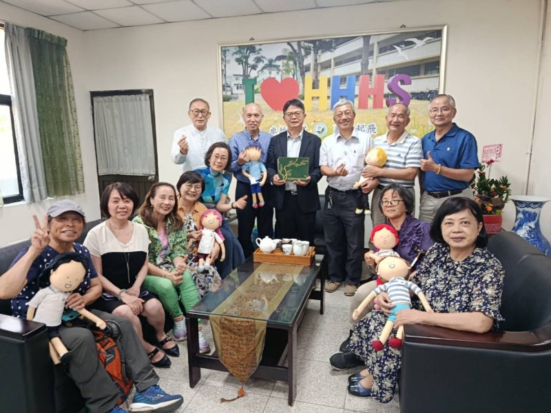 漾新聞｜新興第五屆校友返校 半世紀情牽母校師恩