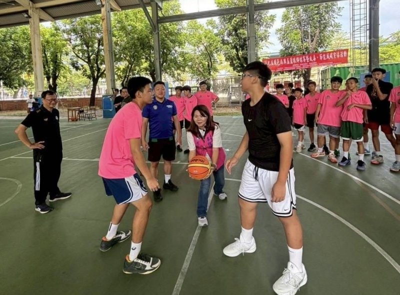 漾新聞｜鳳邑尚興盃97隊開打 李雅靜力挺基層籃球熱血