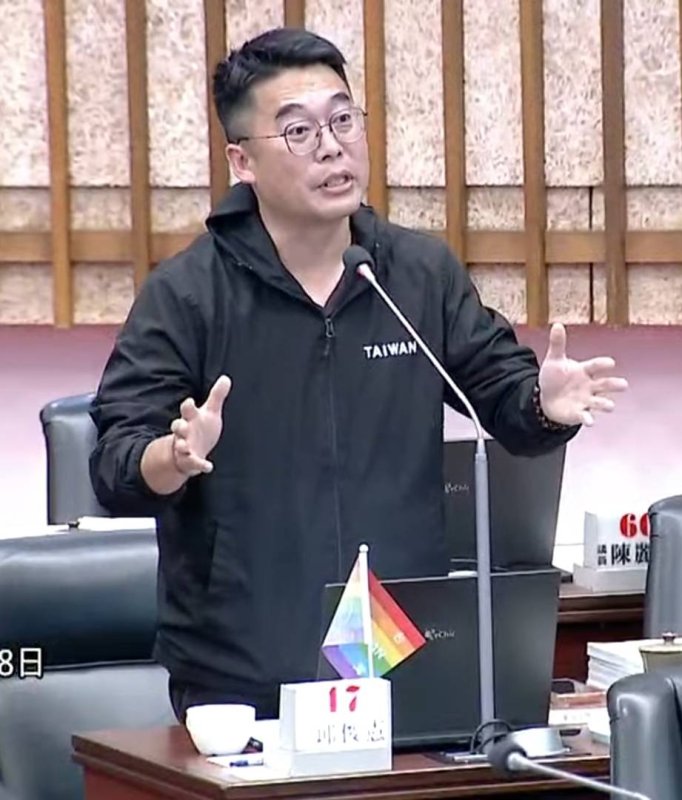 漾新聞｜網路「對空氣、黑影開槍」　邱俊憲籲釐清教師案真相提專案報告