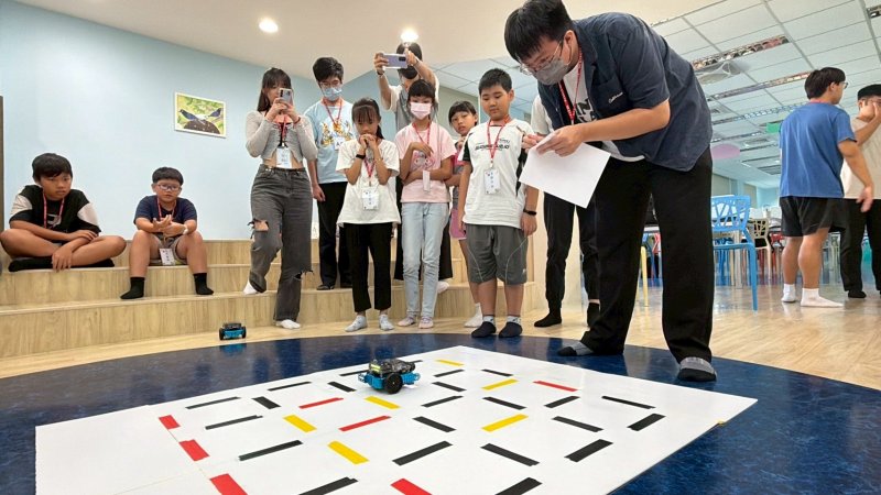 漾新聞|高雄大學攜蚵寮國小勇闖火星任務　科技雙語點亮海線孩子未來