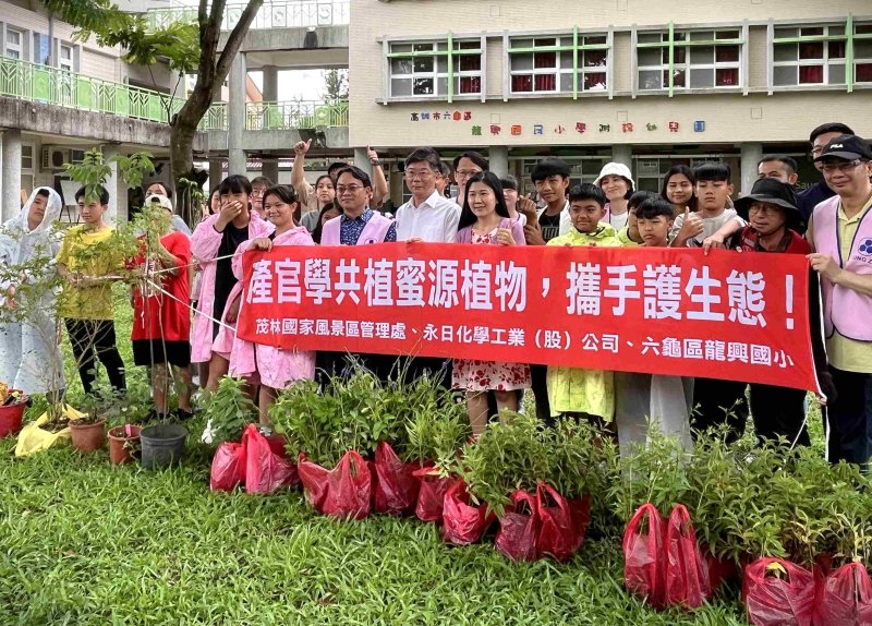 漾新聞|共植蜜源植物築起紫斑蝶遷徙廊道