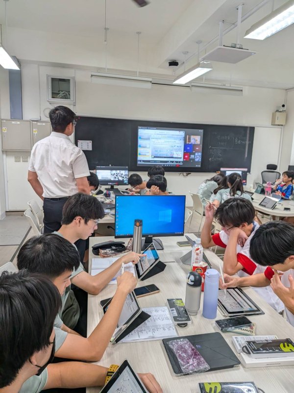 漾新聞｜AI遇上雙語數學　鳳山高中攜手竹科實中打造未來教室