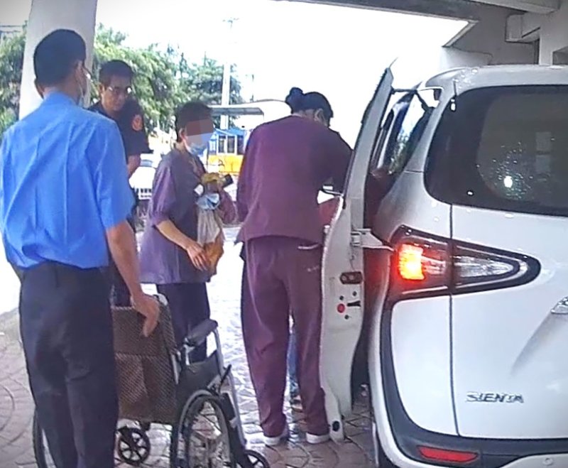 漾新聞|旗警鳴笛開道助婦人送母平安送醫