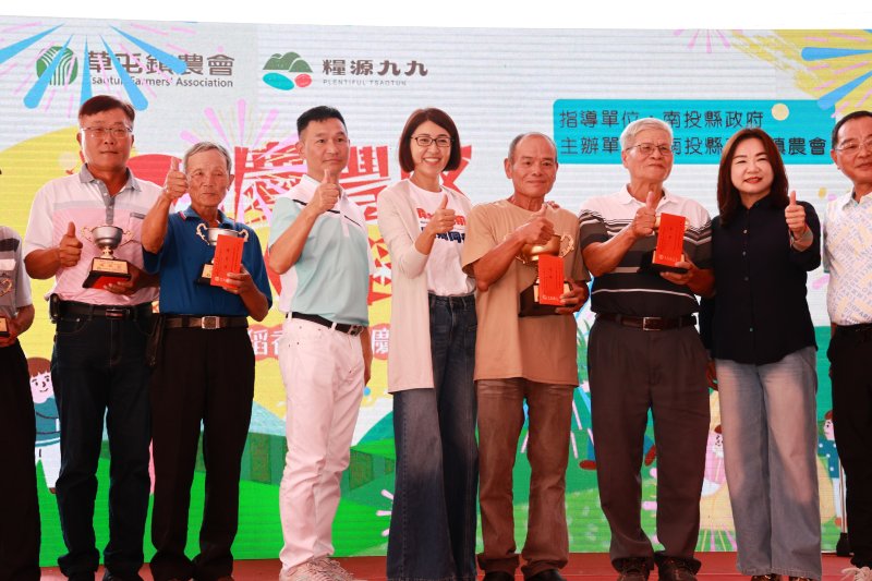 漾新聞｜草屯千人割稻飯重現農村情　冠軍好米入桌、許淑華頒獎表揚農友