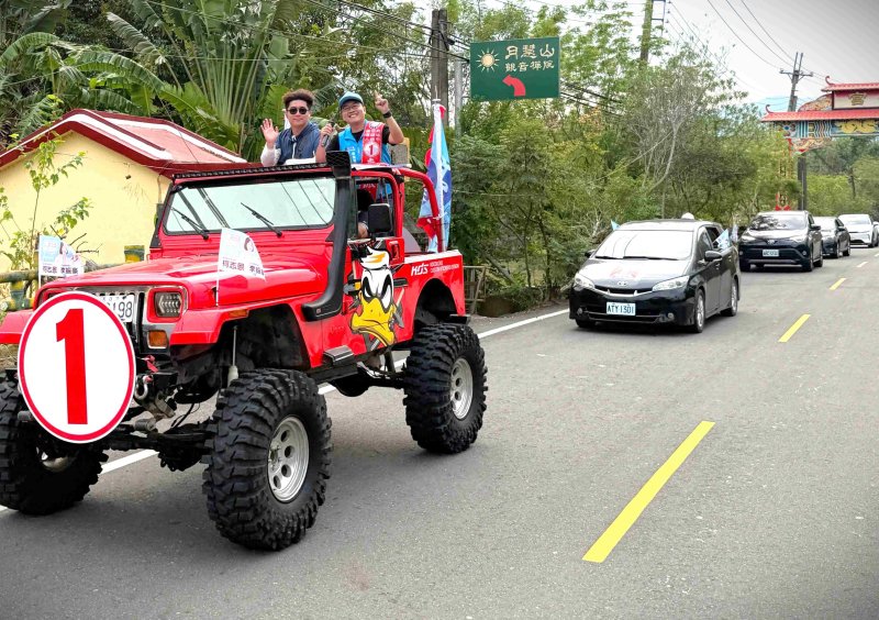 李振豪抽車隊掃街鄉親熱情加油