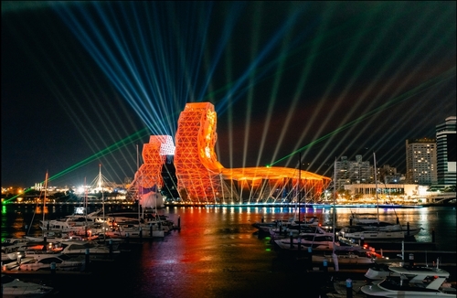 「吉伊卡哇」登場高雄　高流燈光秀洗腦又吸睛