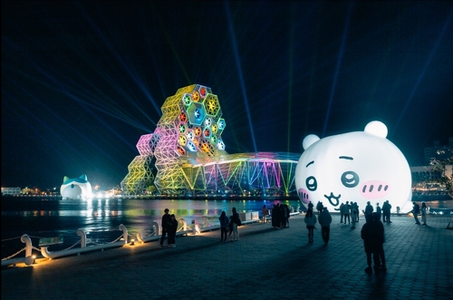 「吉伊卡哇」登場高雄　高流燈光秀洗腦又吸睛