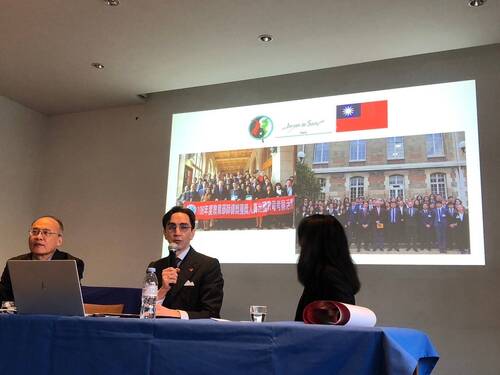 高雄女中與法國德薩伊中學精彩對談 國際交流激起智慧火花