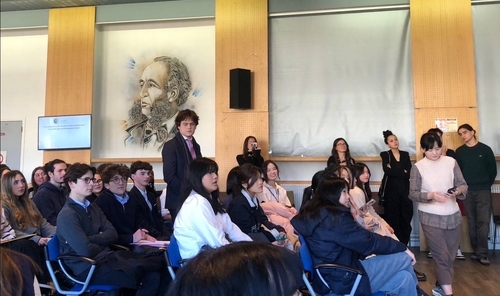 高雄女中與法國德薩伊中學精彩對談 國際交流激起智慧火花