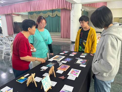 華遠職涯探索作品展讓弱勢生的創作能量被看見