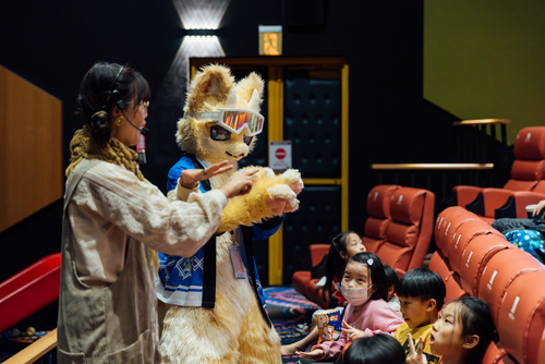 漾新聞|百毛夜行現蹤圖書館 世界母語日熱鬧登場