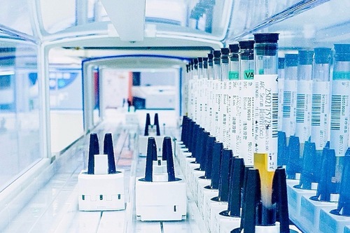 高醫導入亞洲首套超高速檢體傳輸 AI助攻縮短等候時間