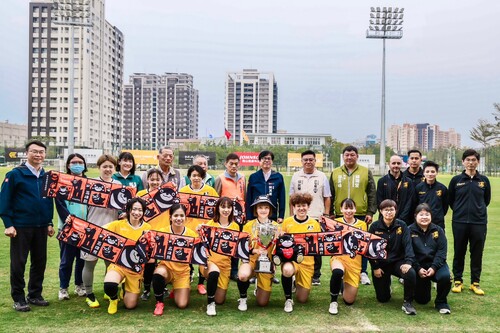 陳其邁探班高雄先鋒女足 目標衛冕木蘭聯賽冠軍