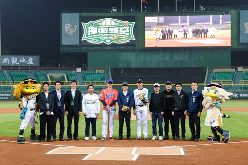 「台鋼VS.岱鋼」！2025港都台日親善交流戰開打 陳其邁開球