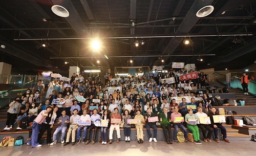 「2025年科學探究競賽—這樣教我就懂」歷屆參賽人數眾多，今年海內外1280隊伍報名、6月14日舉行決賽。