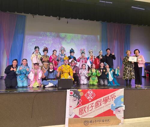 歌仔戲快閃熱舞嗨翻舊金山夜市